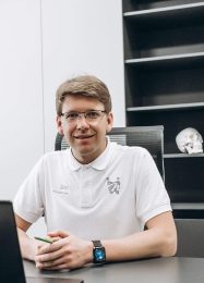 Олег Ничипорчук - головний лікар та засновник стоматологічної клініки